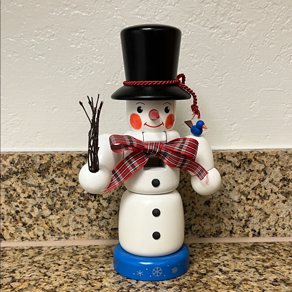 NWOT Christian Ulbricht Snoan Nutcracker Seiffener Nussnackerhaus 8.5”